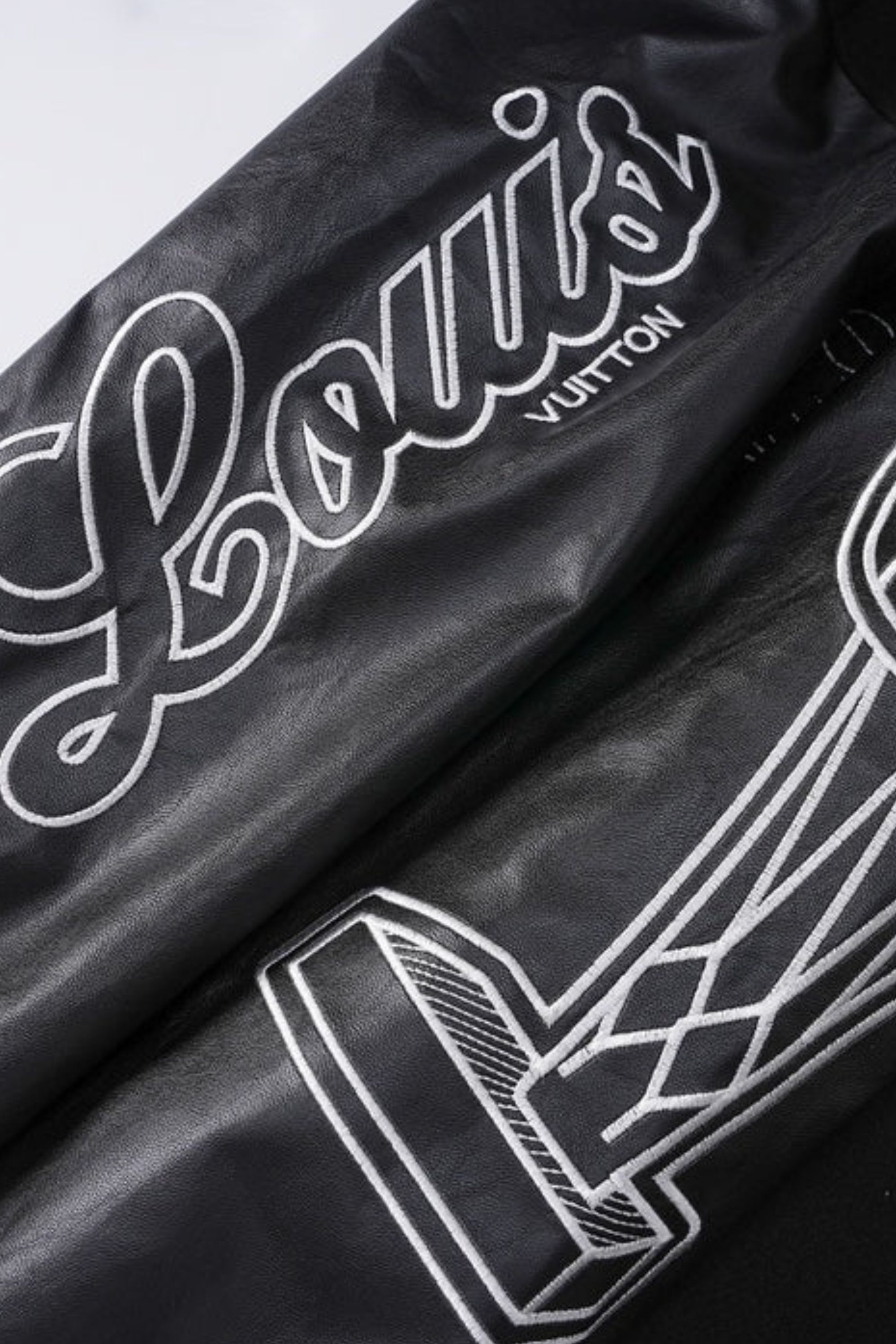 Jaqueta Louis Vuitton x NBA Preta – Varsity Jacket de Luxo